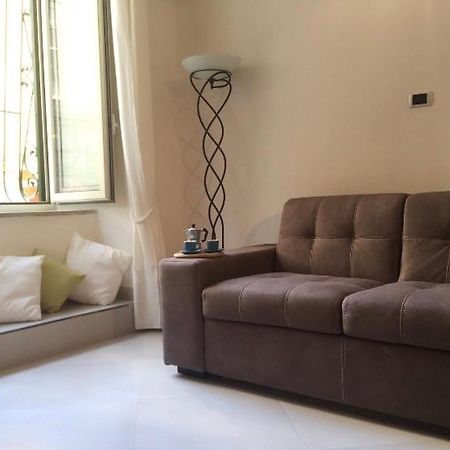 Santi Apostoli House Apartment เนเปิลส์ ภายนอก รูปภาพ