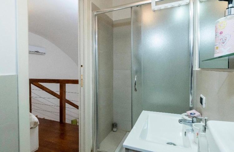 Santi Apostoli House Apartment เนเปิลส์ ภายนอก รูปภาพ