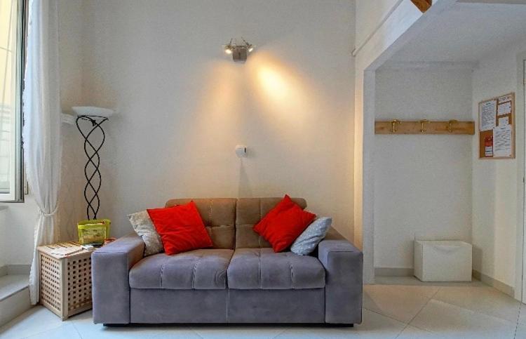 Santi Apostoli House Apartment เนเปิลส์ ภายนอก รูปภาพ